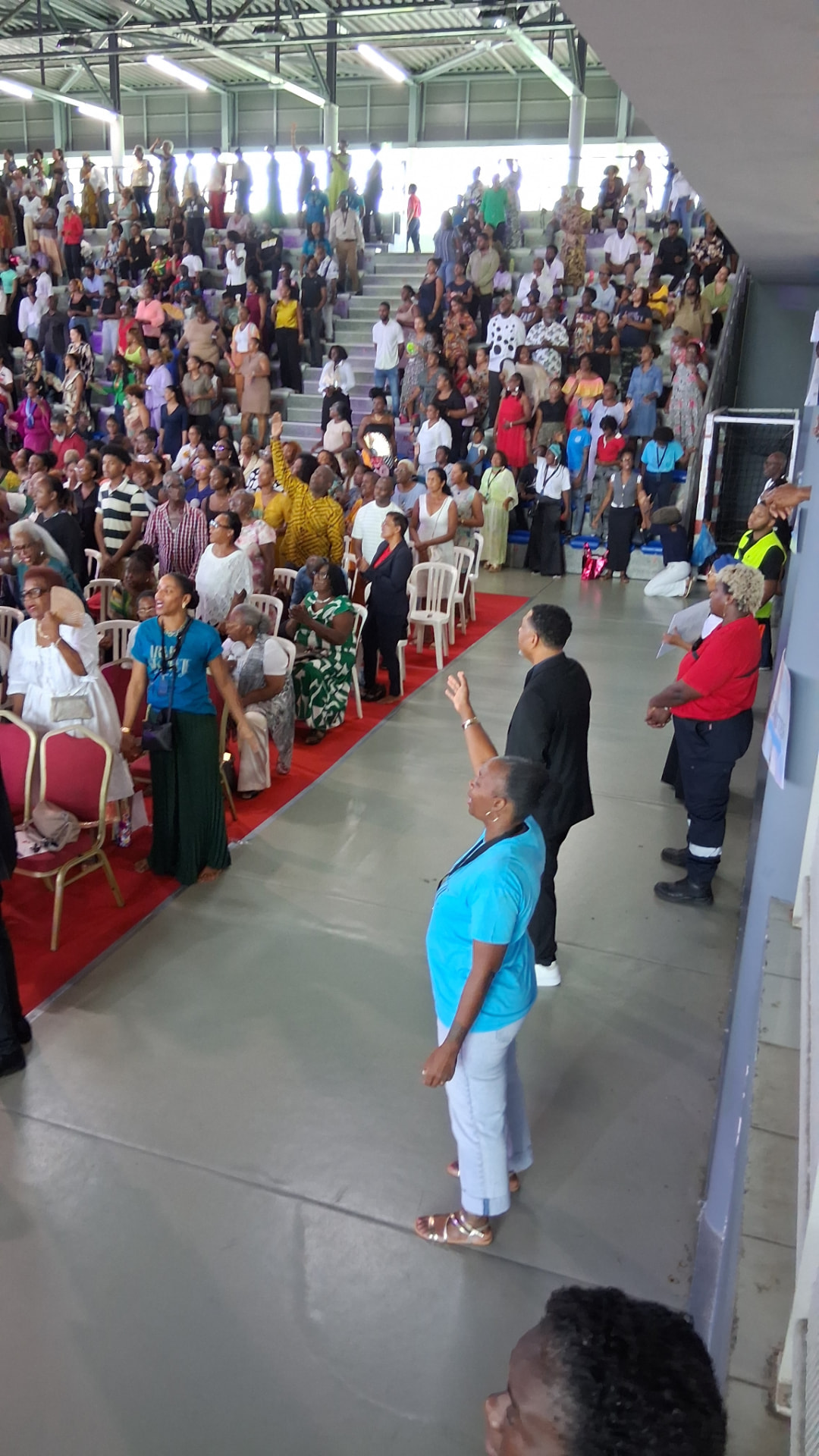 Dispositif de sécurité encadrant le public lors d'un rassemblement en Guadeloupe